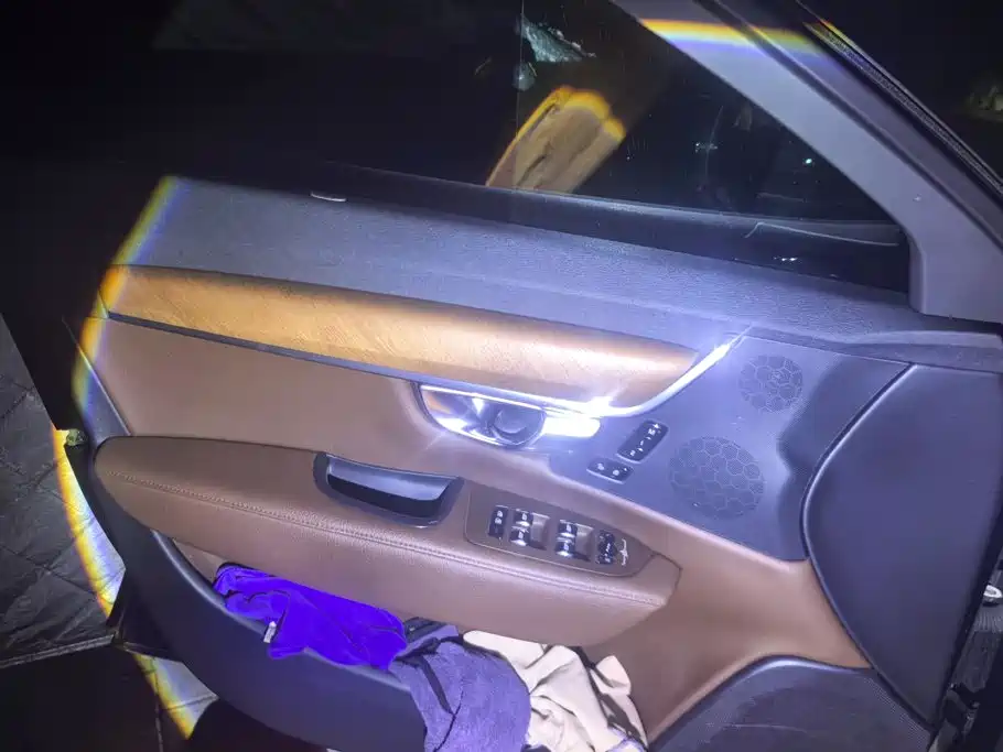 Volvo S90 — миниатюра 7