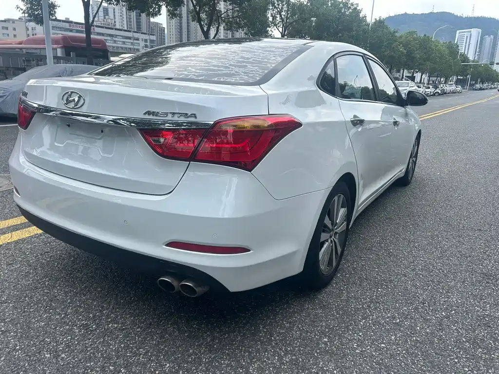 Hyundai Mistra — миниатюра 10