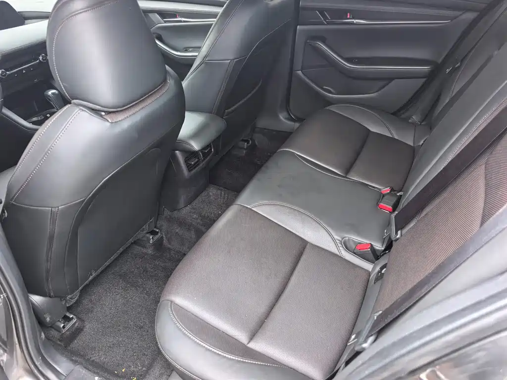 Mazda 3 Axela — миниатюра 10