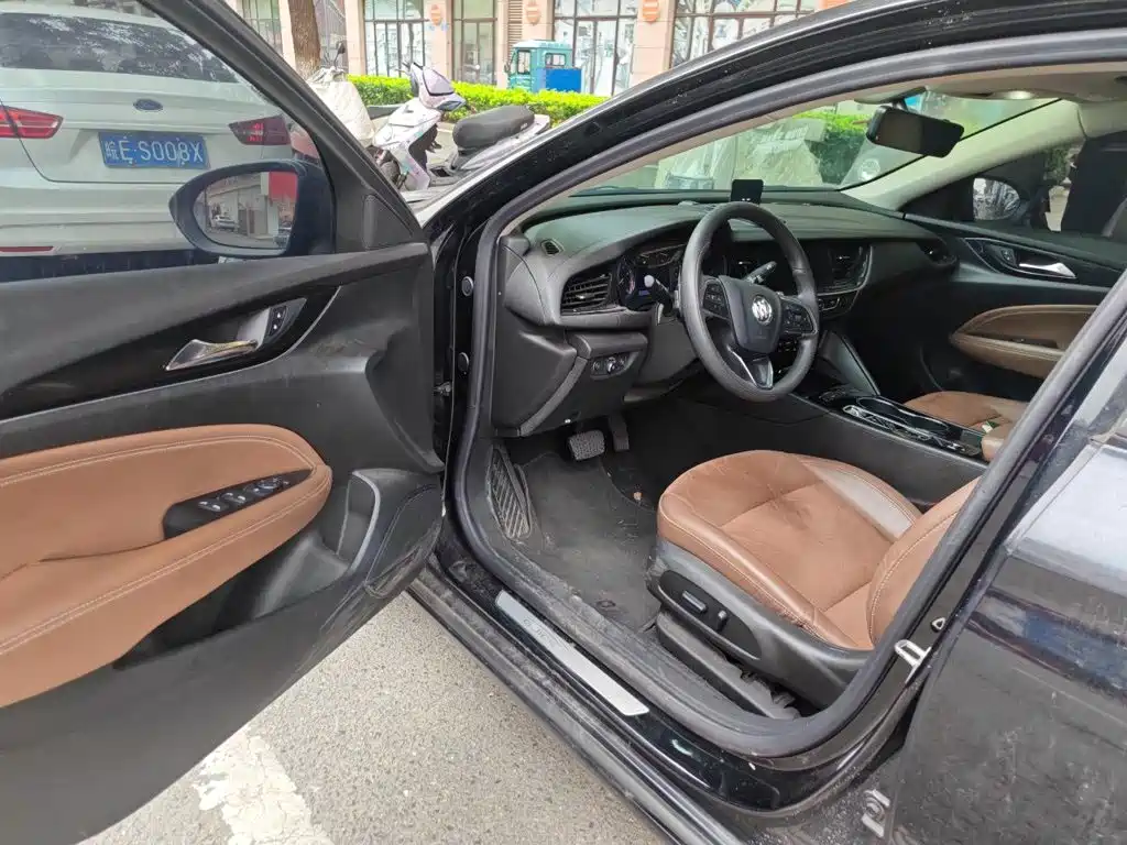 Buick Regal — миниатюра 13