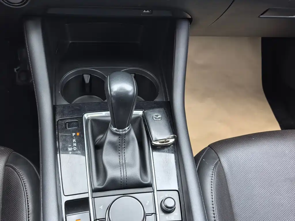 Mazda 3 Axela — миниатюра 18