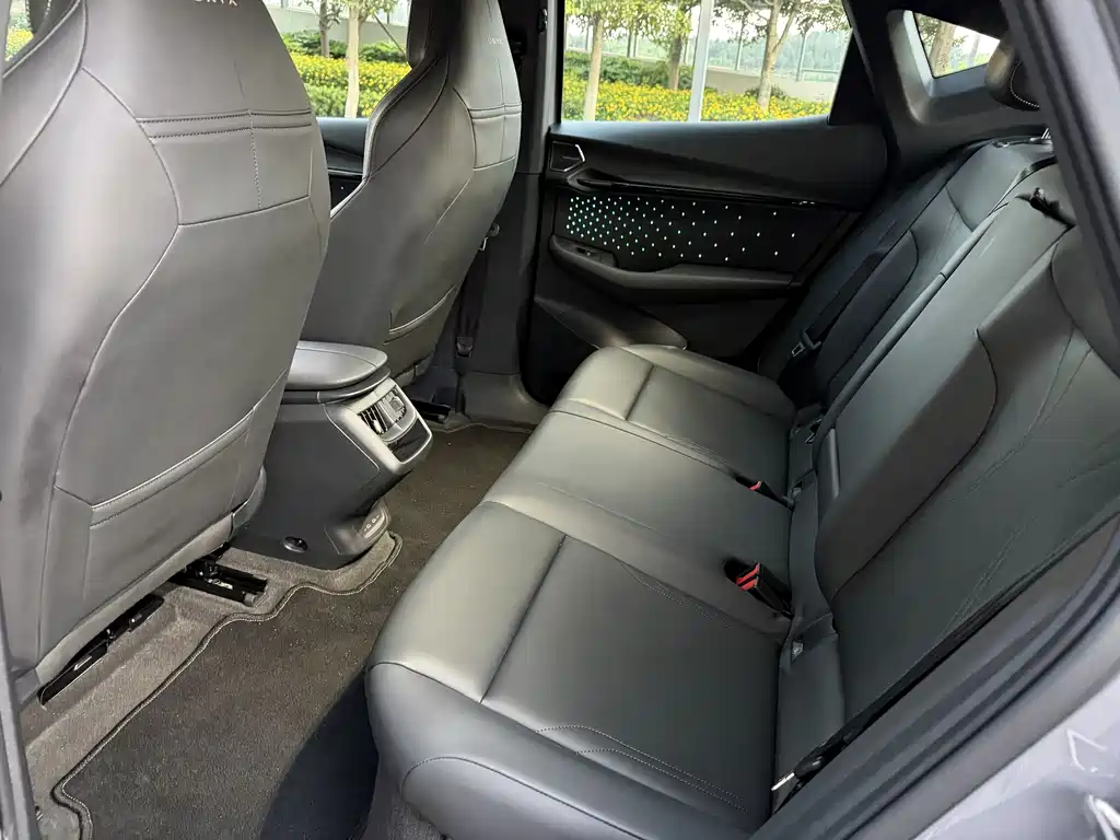 Volkswagen 06 2024 Ultra