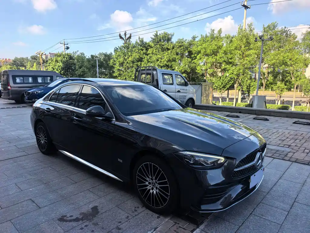 Mercedes-Benz C-Class — миниатюра 3