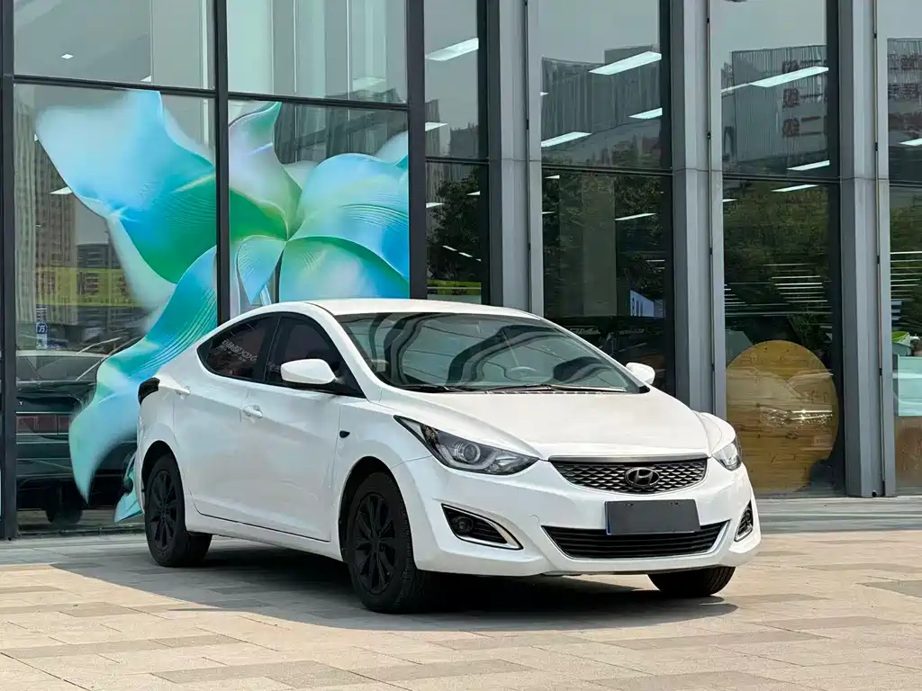 Hyundai Elantra 2016 1.6L AT
