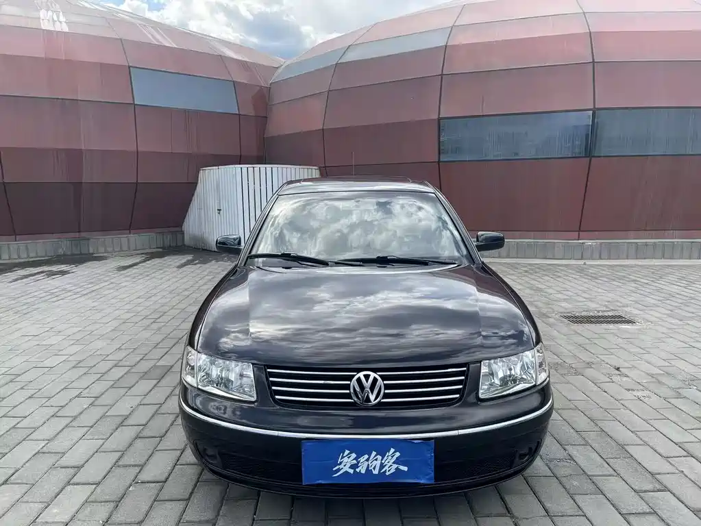 Volkswagen Passat 2005 1.8T AT Luxury