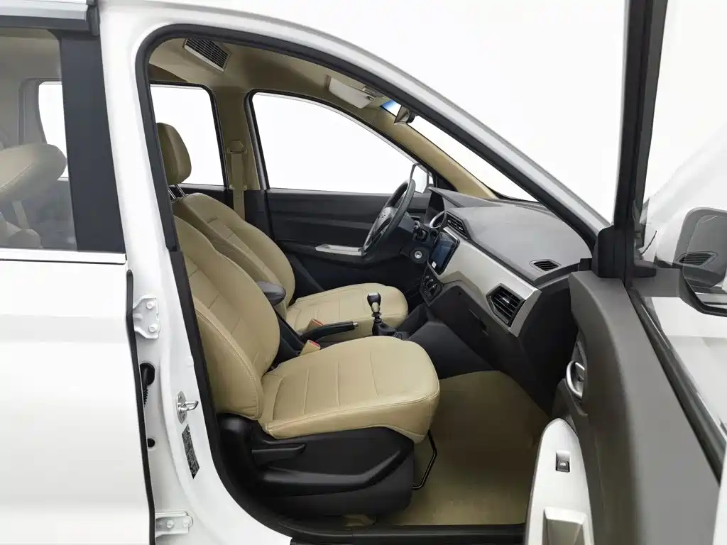 Wuling Hongguang — миниатюра 23