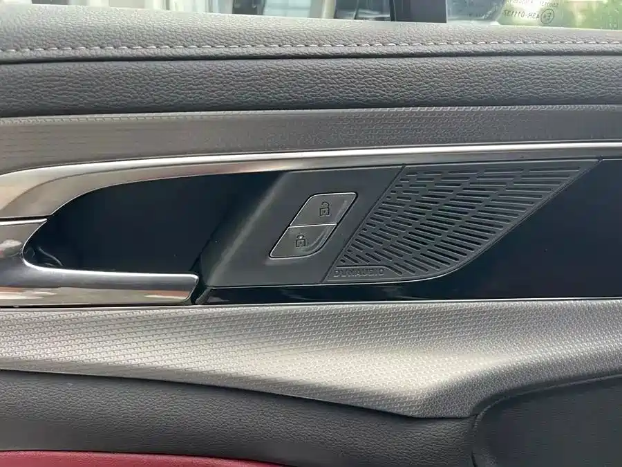 Hongqi Hongqi H5 — миниатюра 8
