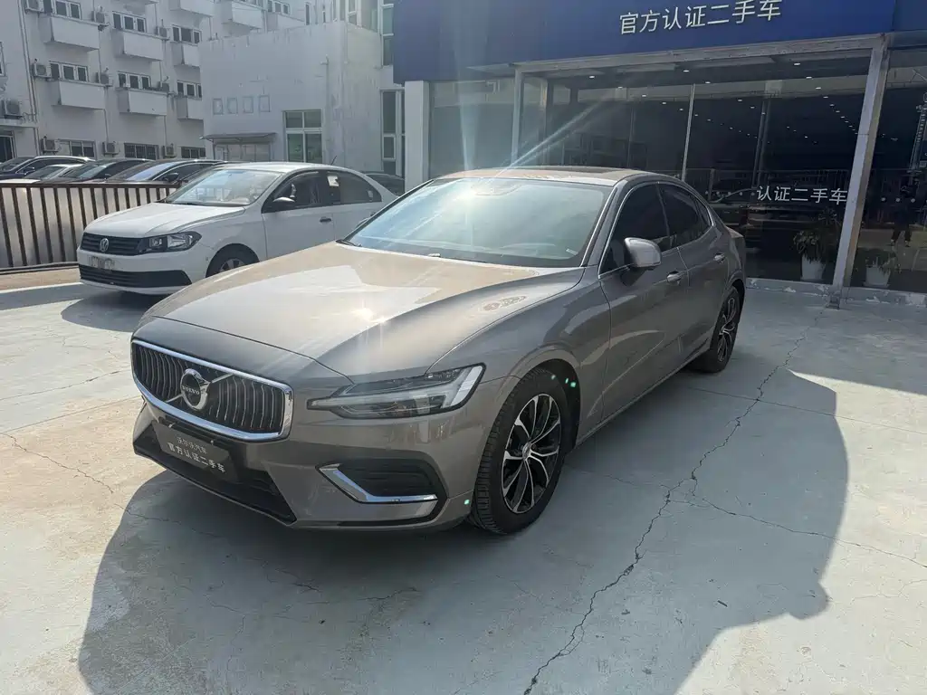 VOLVO S60