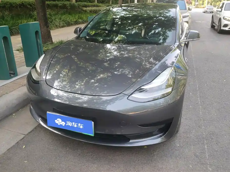 Tesla Model 3 2020