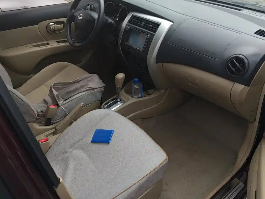 Nissan Livina — миниатюра 8