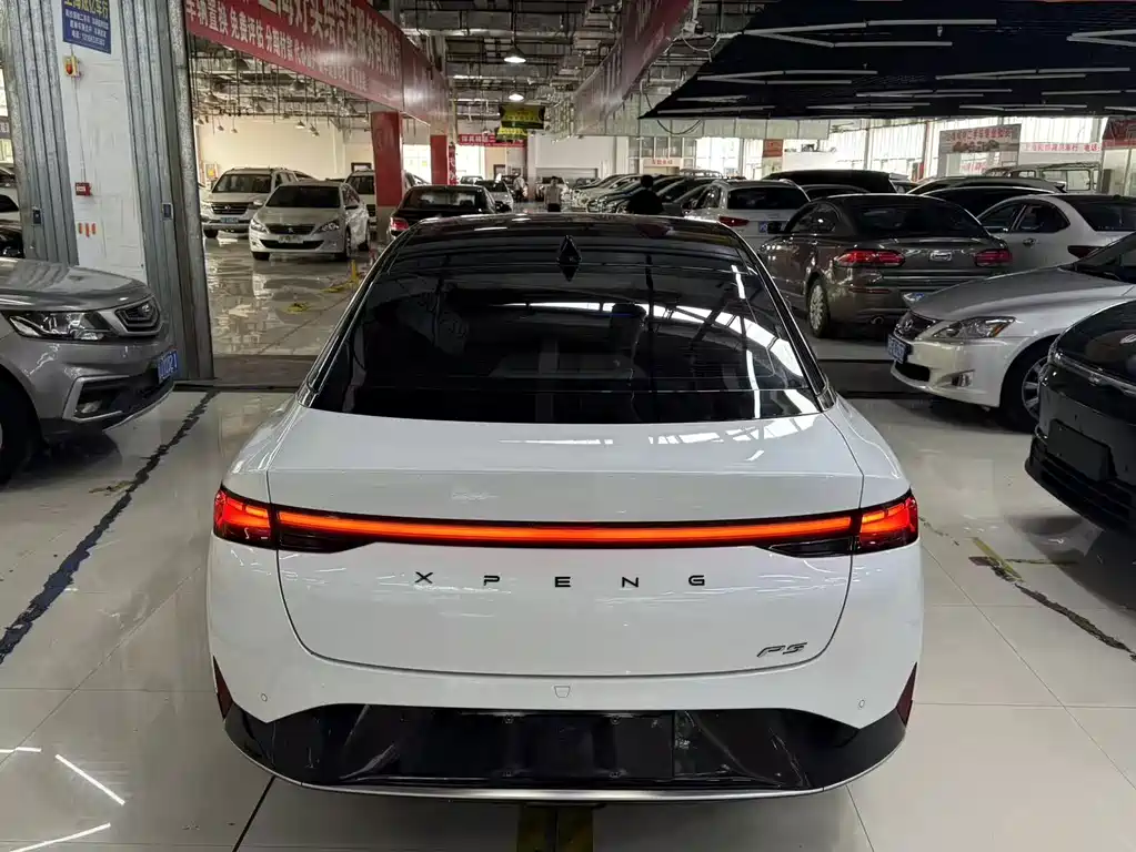 XPeng P5 — миниатюра 10