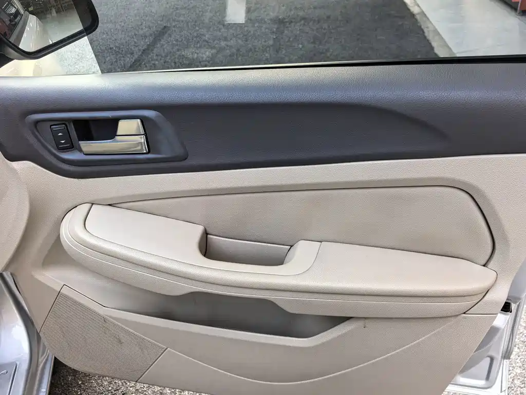 Ford Focus — миниатюра 10