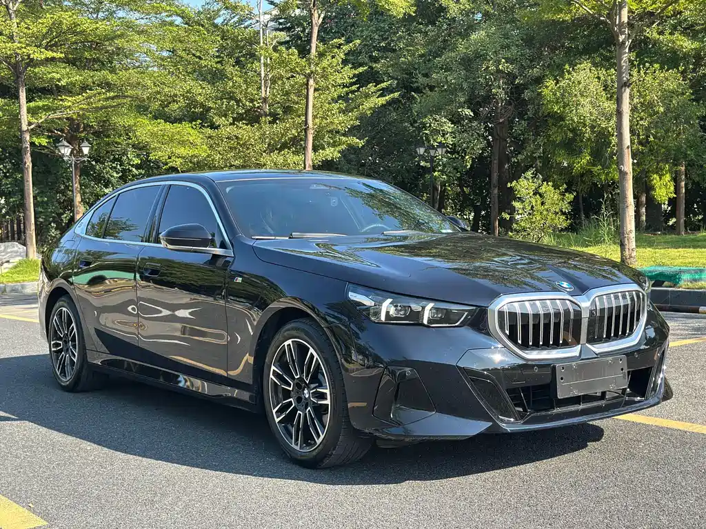 BMW 5 Series 2025