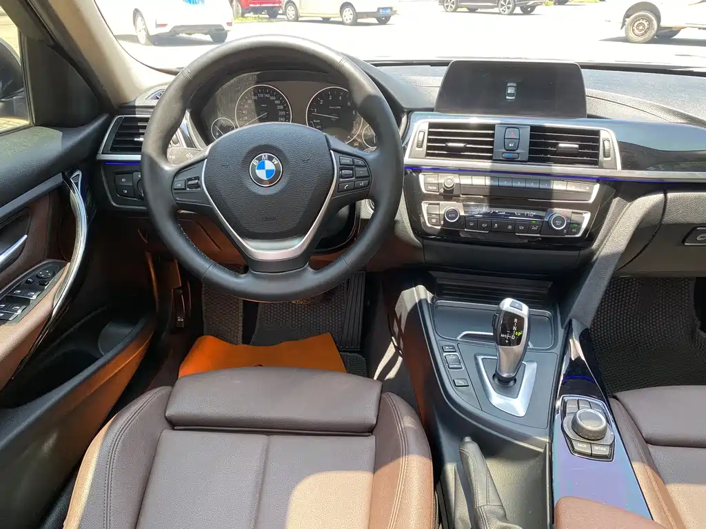 BMW 3 Series — миниатюра 11