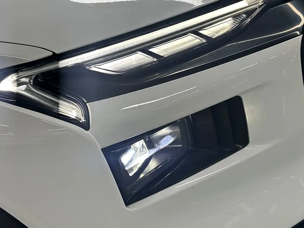 Ford Mondeo — миниатюра 5