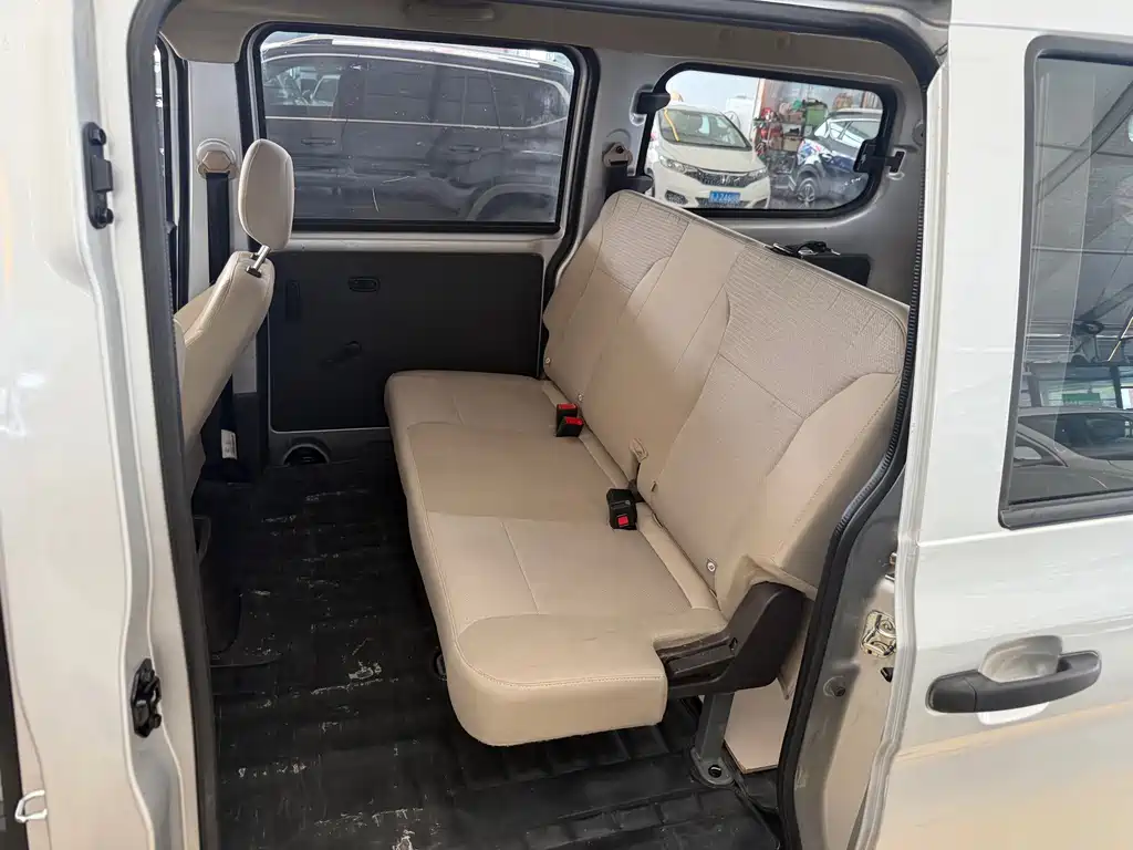 Wuling Hongguang V — миниатюра 19