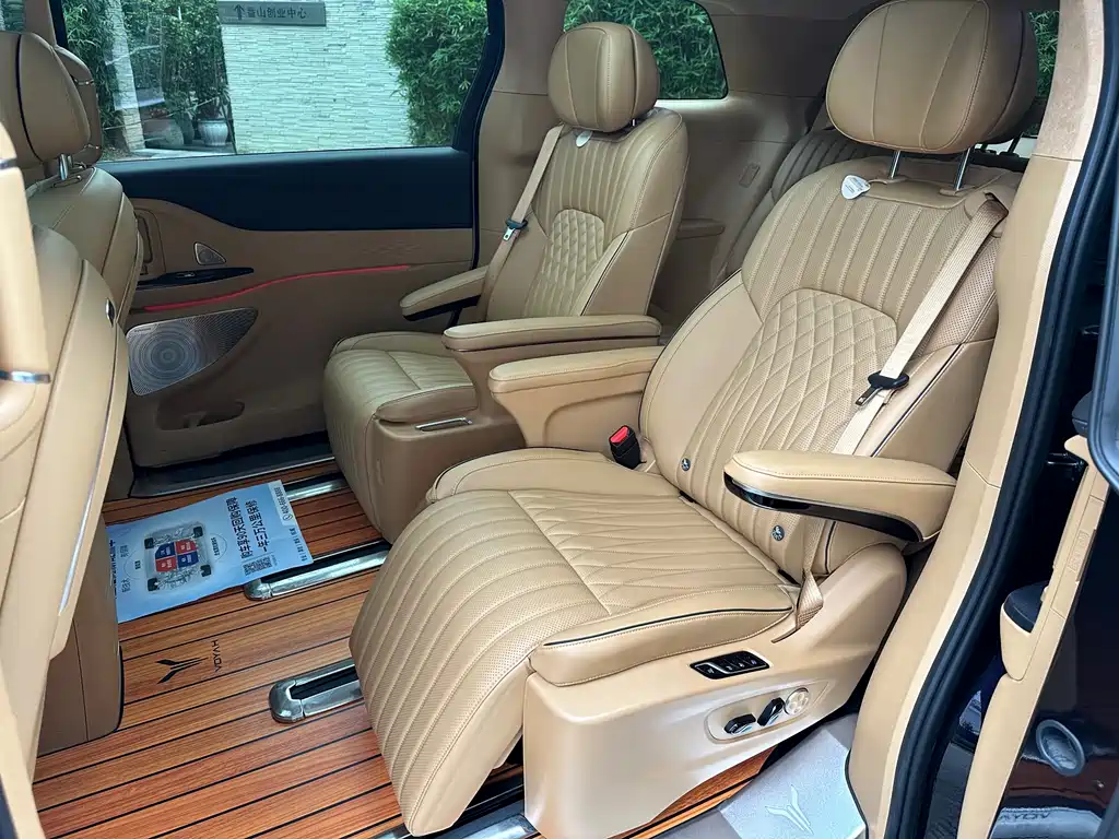 Voyah Dreamer PHEV Ultra Long Range Flagship Edition, фото 7