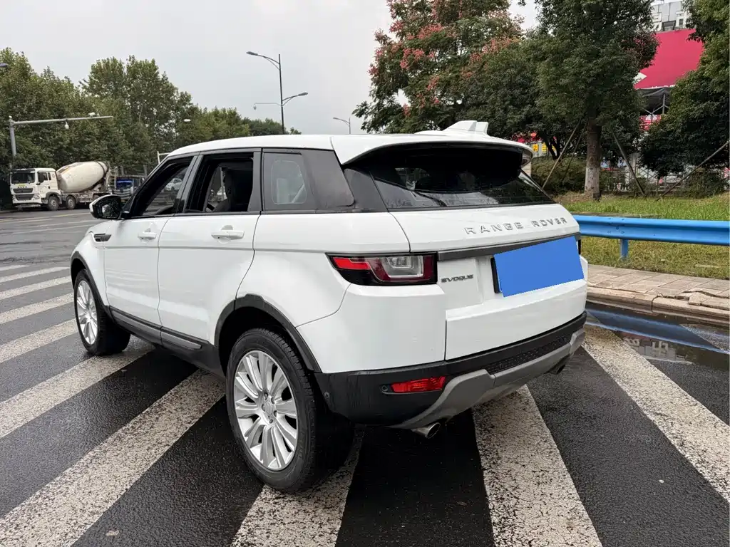 Land Rover Evoque — миниатюра 7
