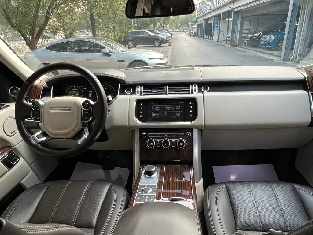 LAND ROVER RANGE ROVER