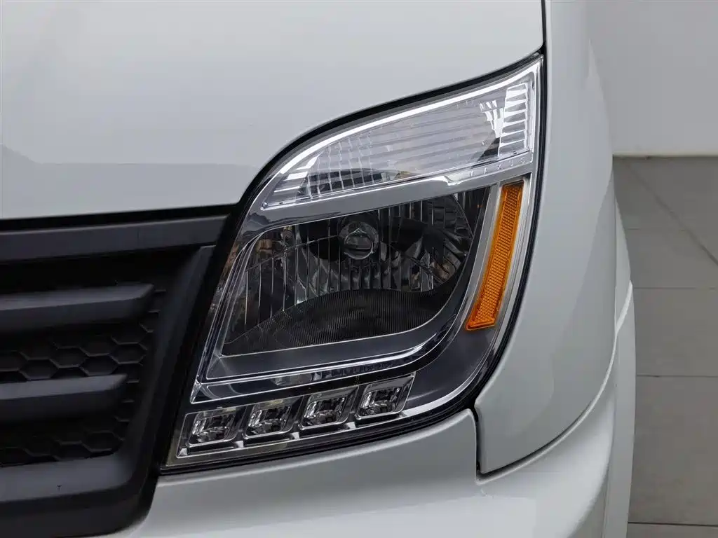 SAIC MAXUS XINTU V80