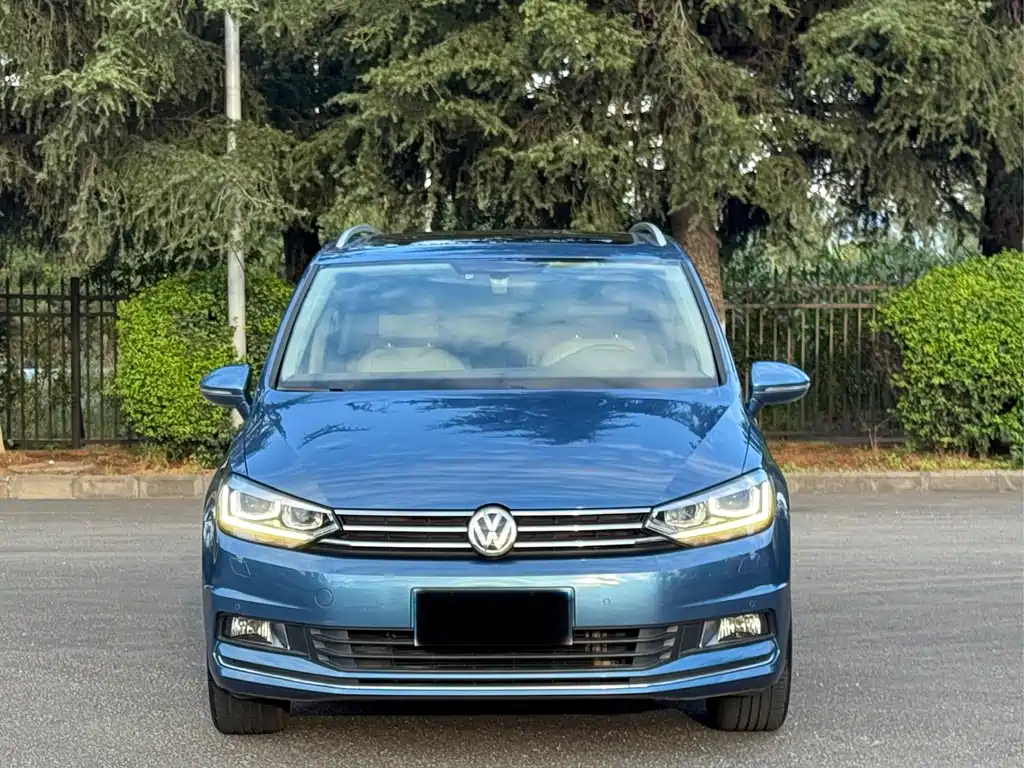 Volkswagen Touran — миниатюра 2