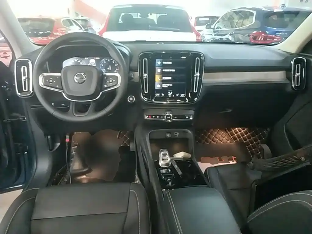 Volvo XC40 — миниатюра 10