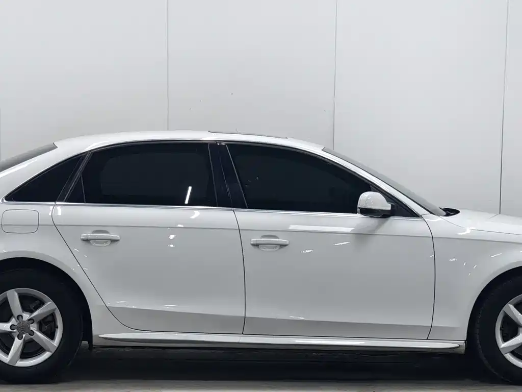 Audi A4L 2015 30 TFSI AT Comfort