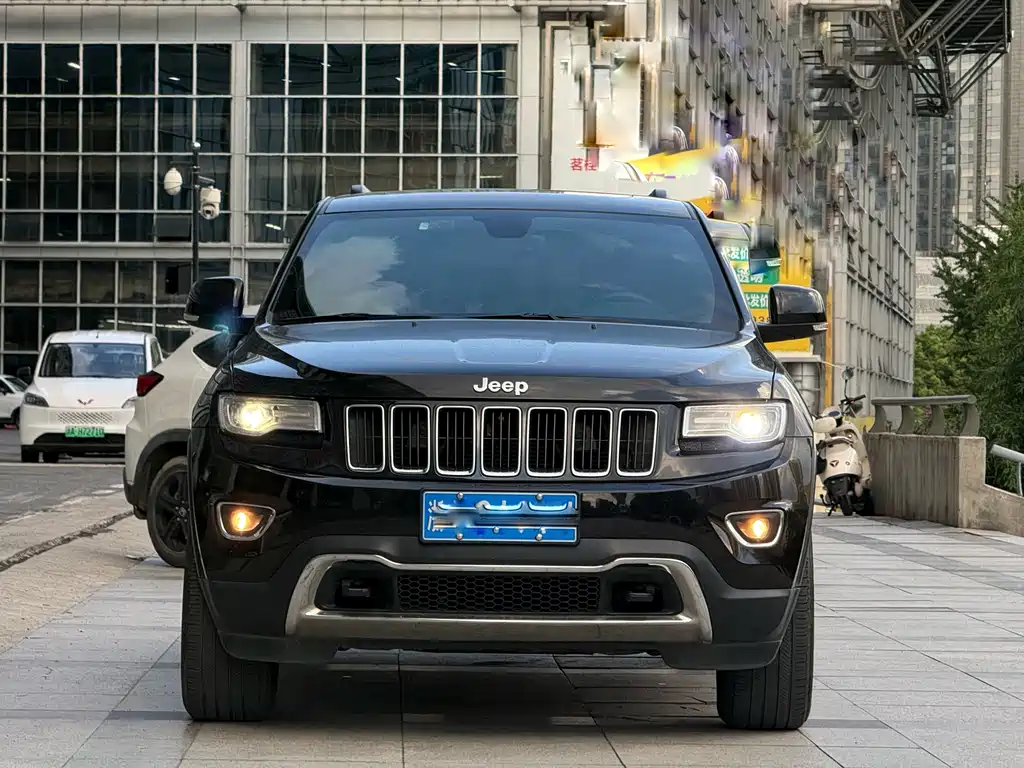 Jeep Grand Cherokee (Import) — миниатюра 2