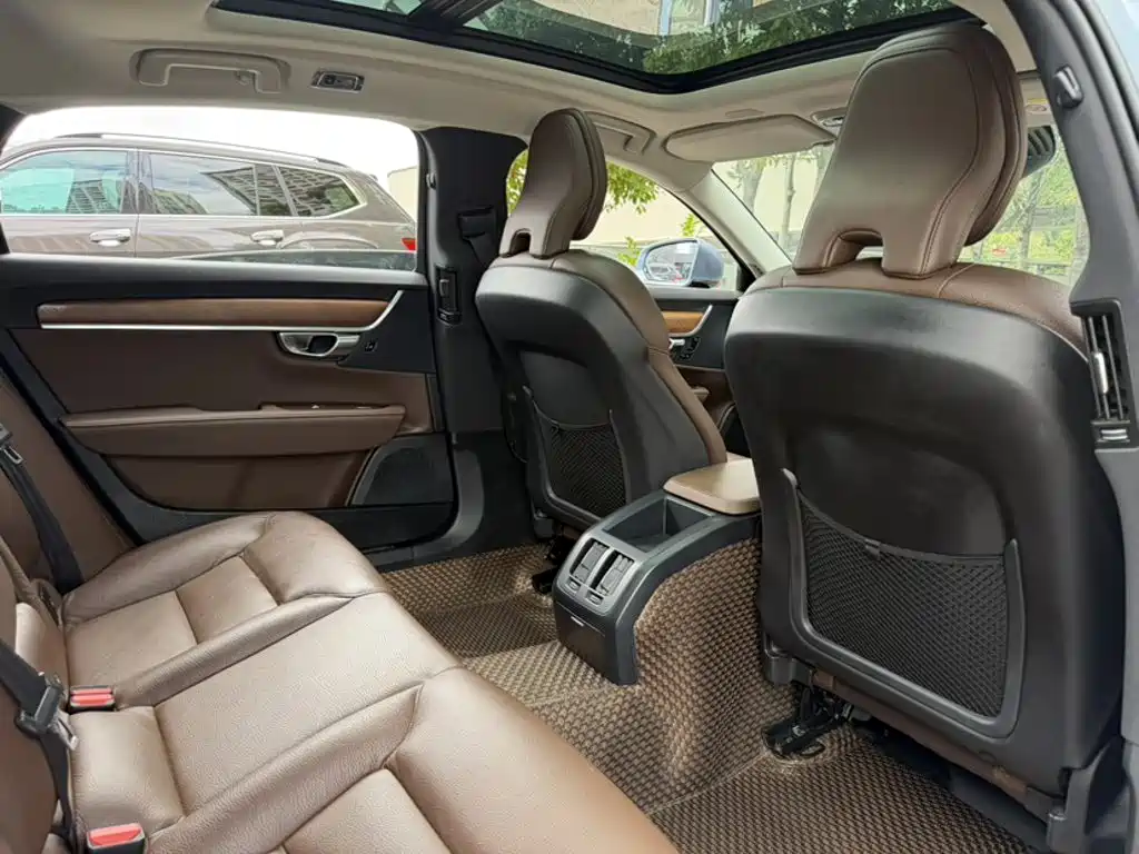 Volvo S90 — миниатюра 18