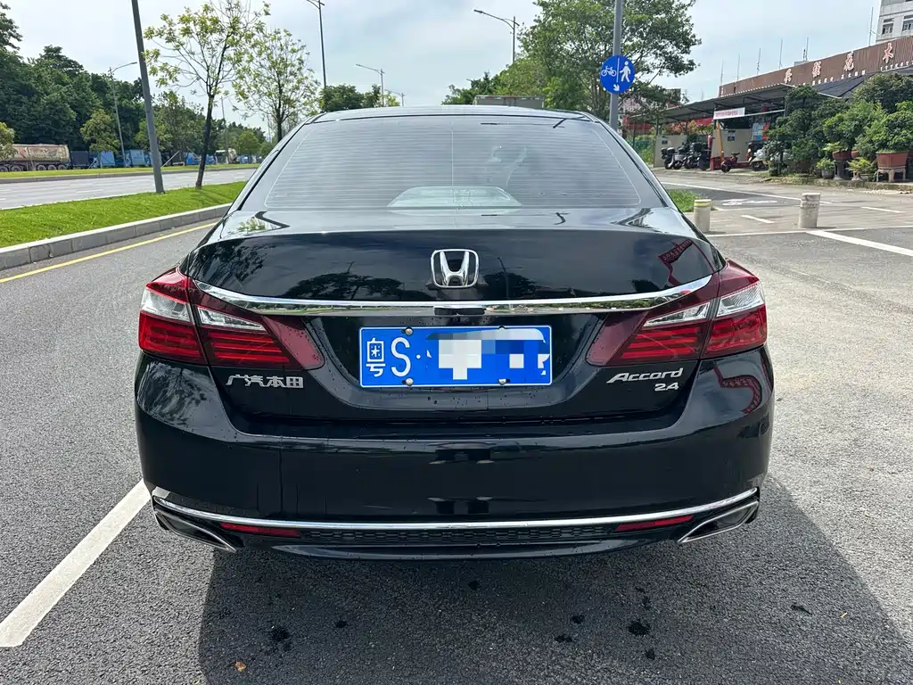 Honda Accord — миниатюра 8