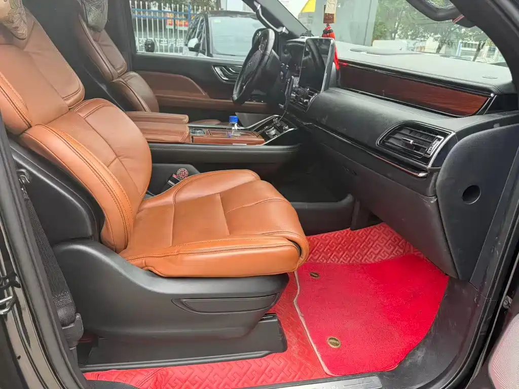 Lincoln Navigator — миниатюра 5