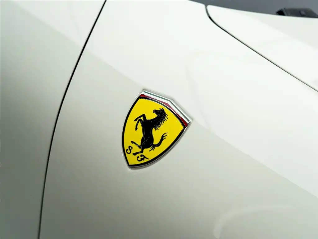 FERRARI ROMA