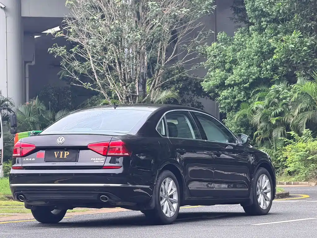 Volkswagen Passat — миниатюра 4