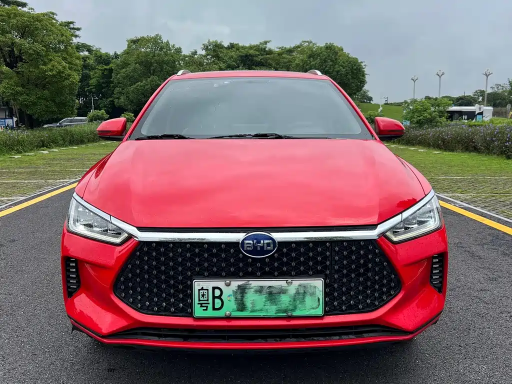 BYD e2