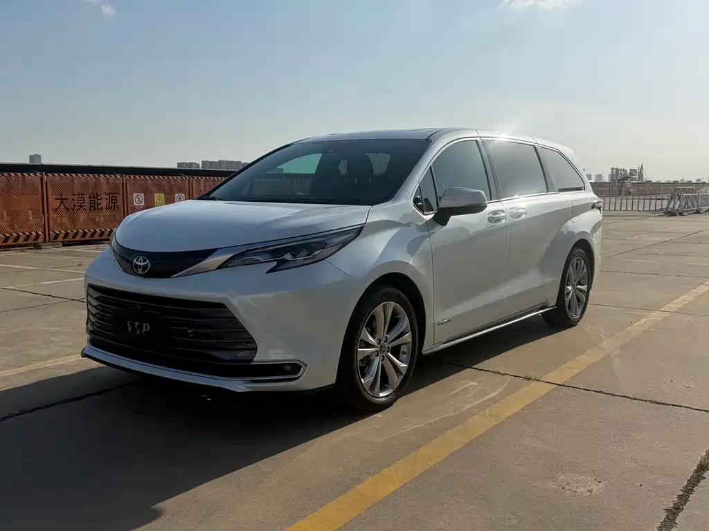 Toyota Sienna 2024