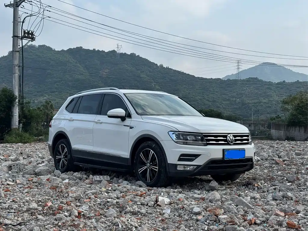 Volkswagen Tiguan L — миниатюра 10