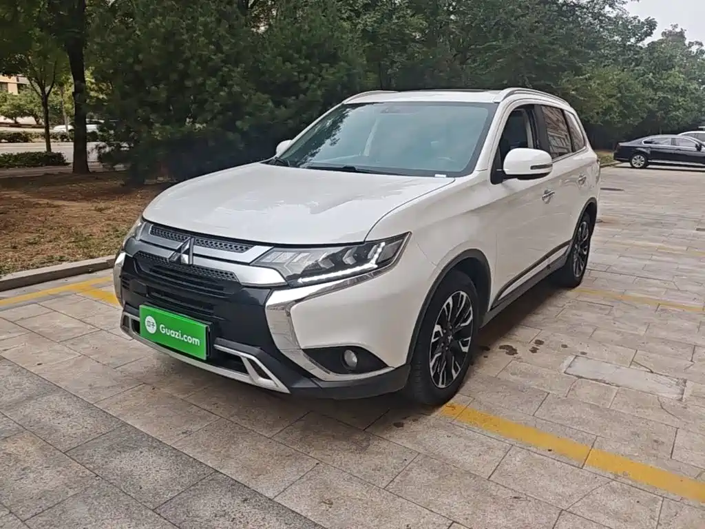 Mitsubishi Outlander — миниатюра 2