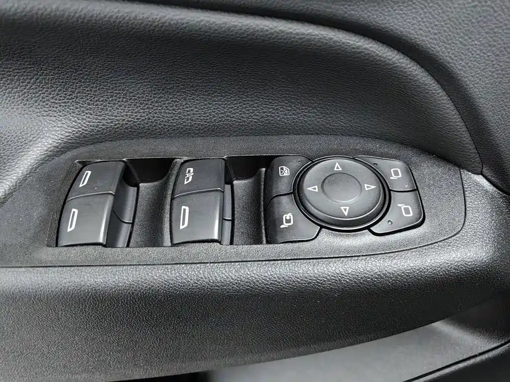 Chevrolet Equinox — миниатюра 9