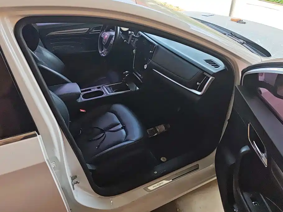 Roewe i6 Classic — миниатюра 8