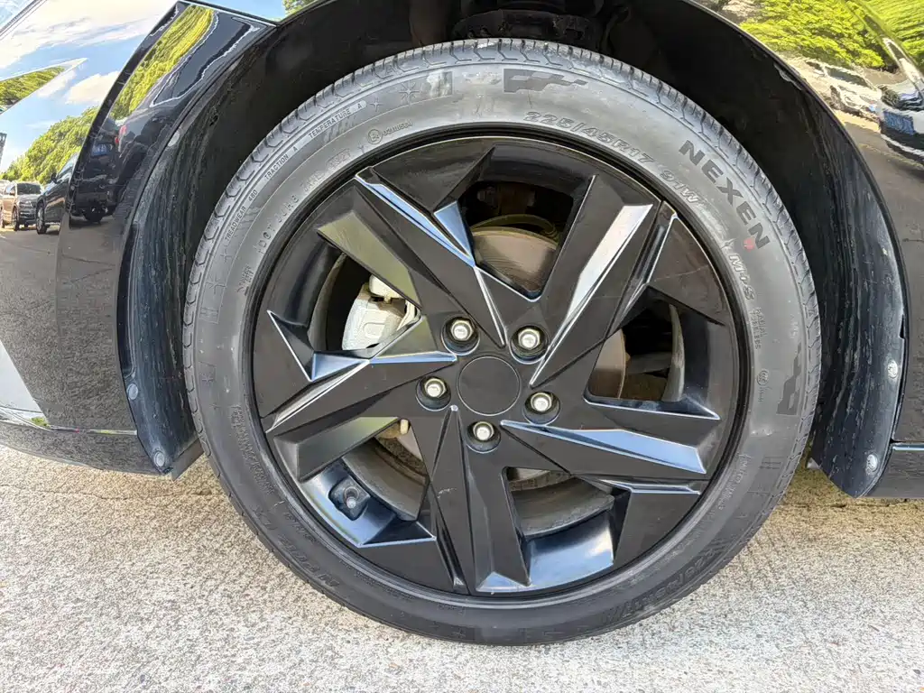 Hyundai Elantra — миниатюра 22