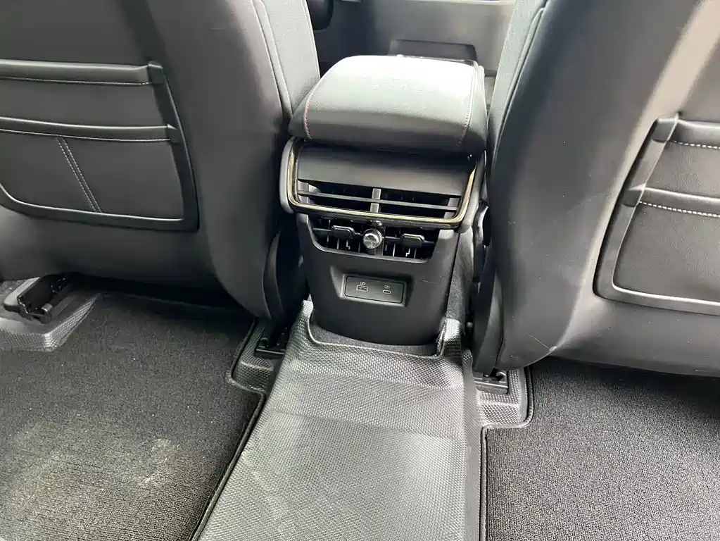 Ford Mondeo — миниатюра 14