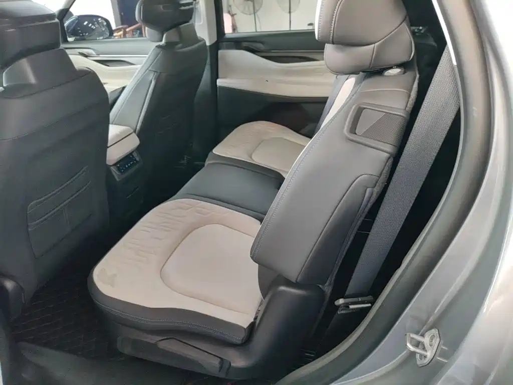 Ford Edge — миниатюра 17