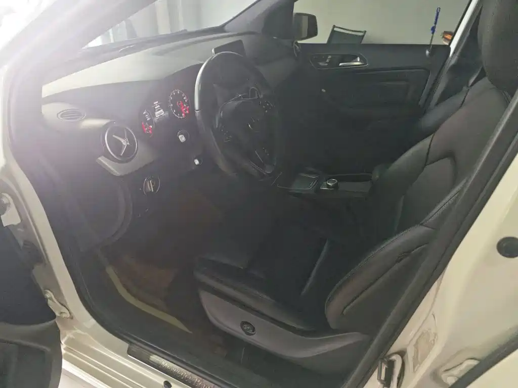 Mercedes-Benz B-Class — миниатюра 9