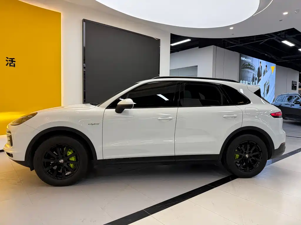 PORSCHE CAYENNE NEW ENERGY