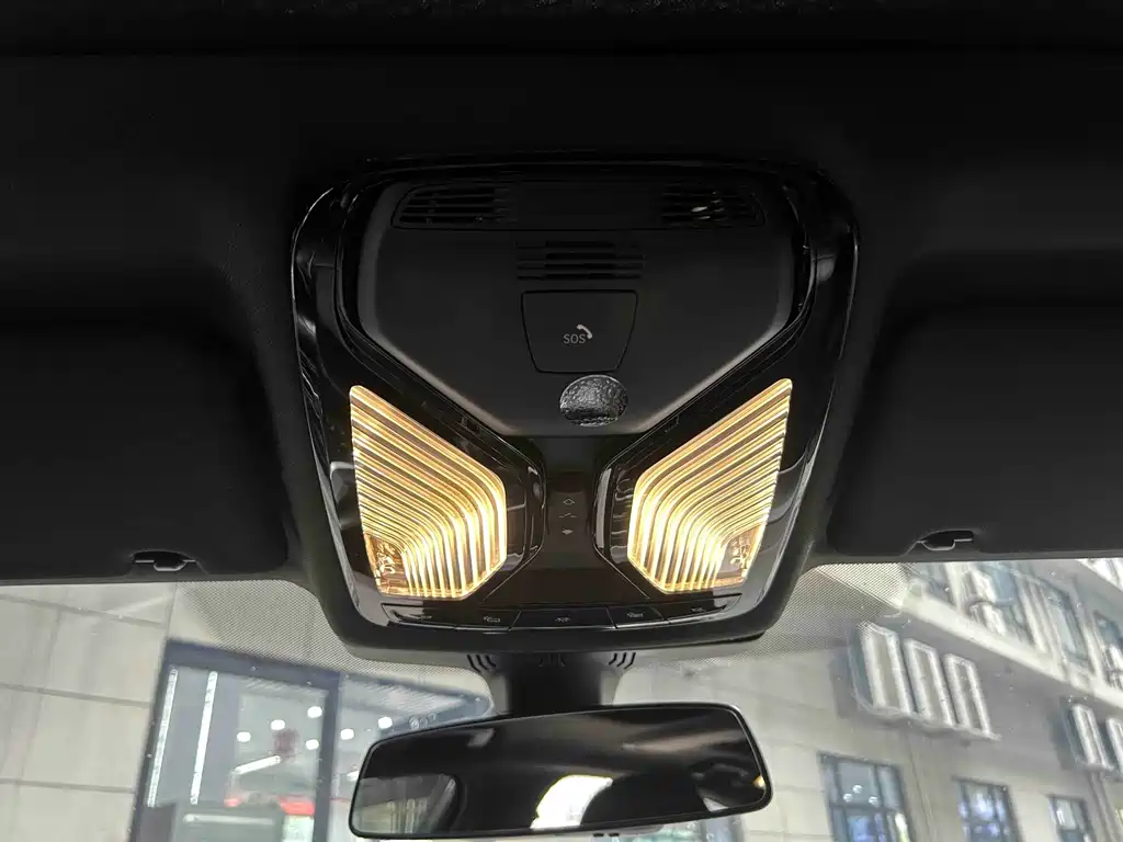 BMW 5 Series — миниатюра 8