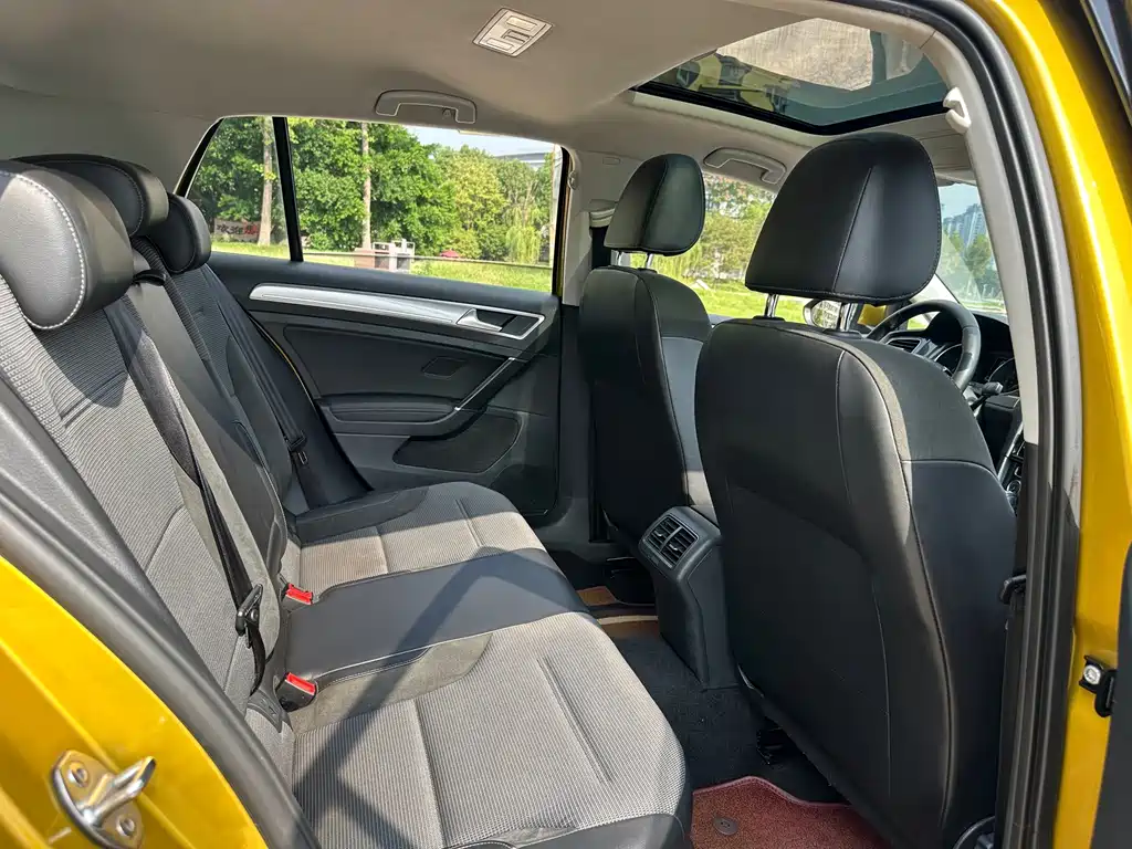 Volkswagen Golf — миниатюра 13