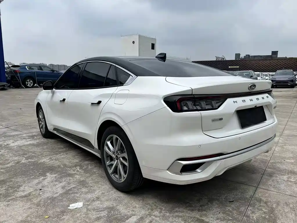 Ford Mondeo — миниатюра 7