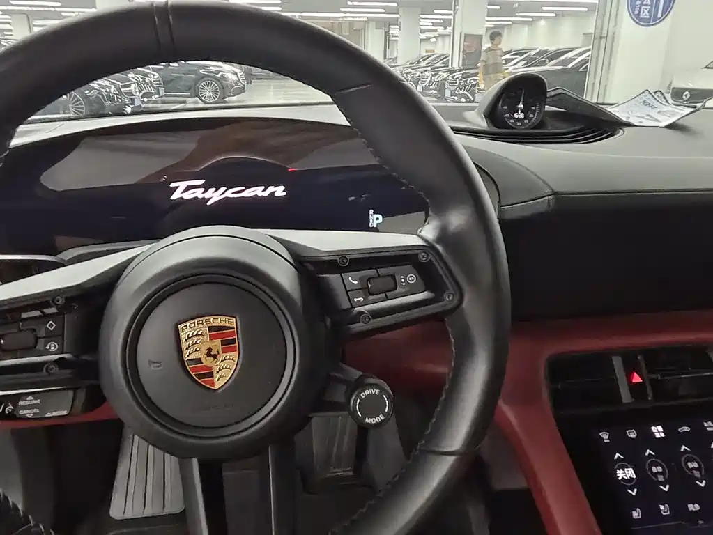 Porsche Taycan — миниатюра 5