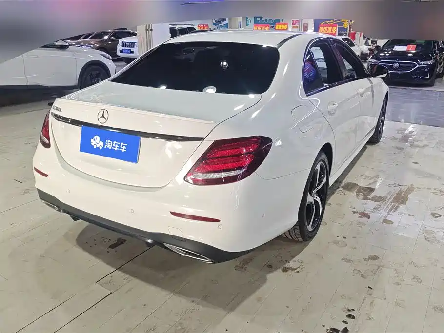 MERCEDES-BENZ E CLASS