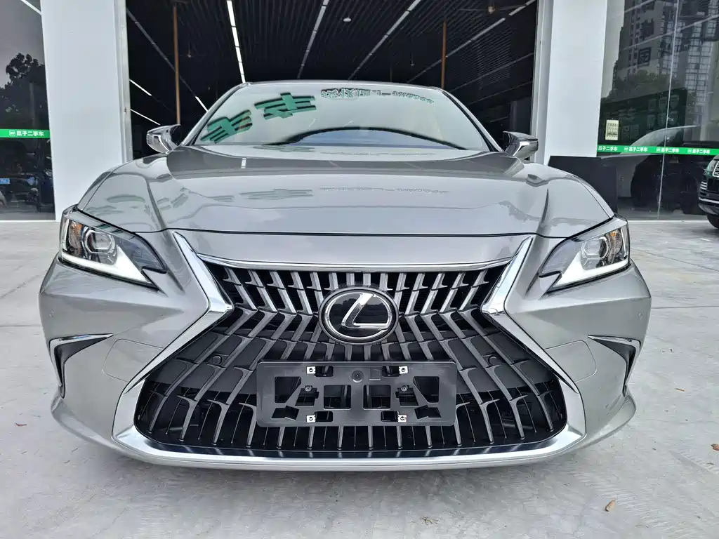 Lexus ES — миниатюра 2